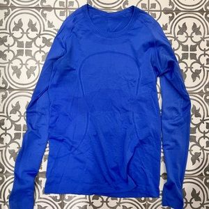 Size 10 lululemon swiftly longsleeve